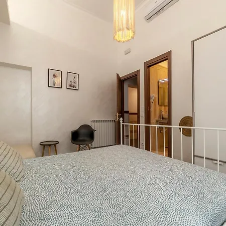 Apartment Guesthost - Termini Big *